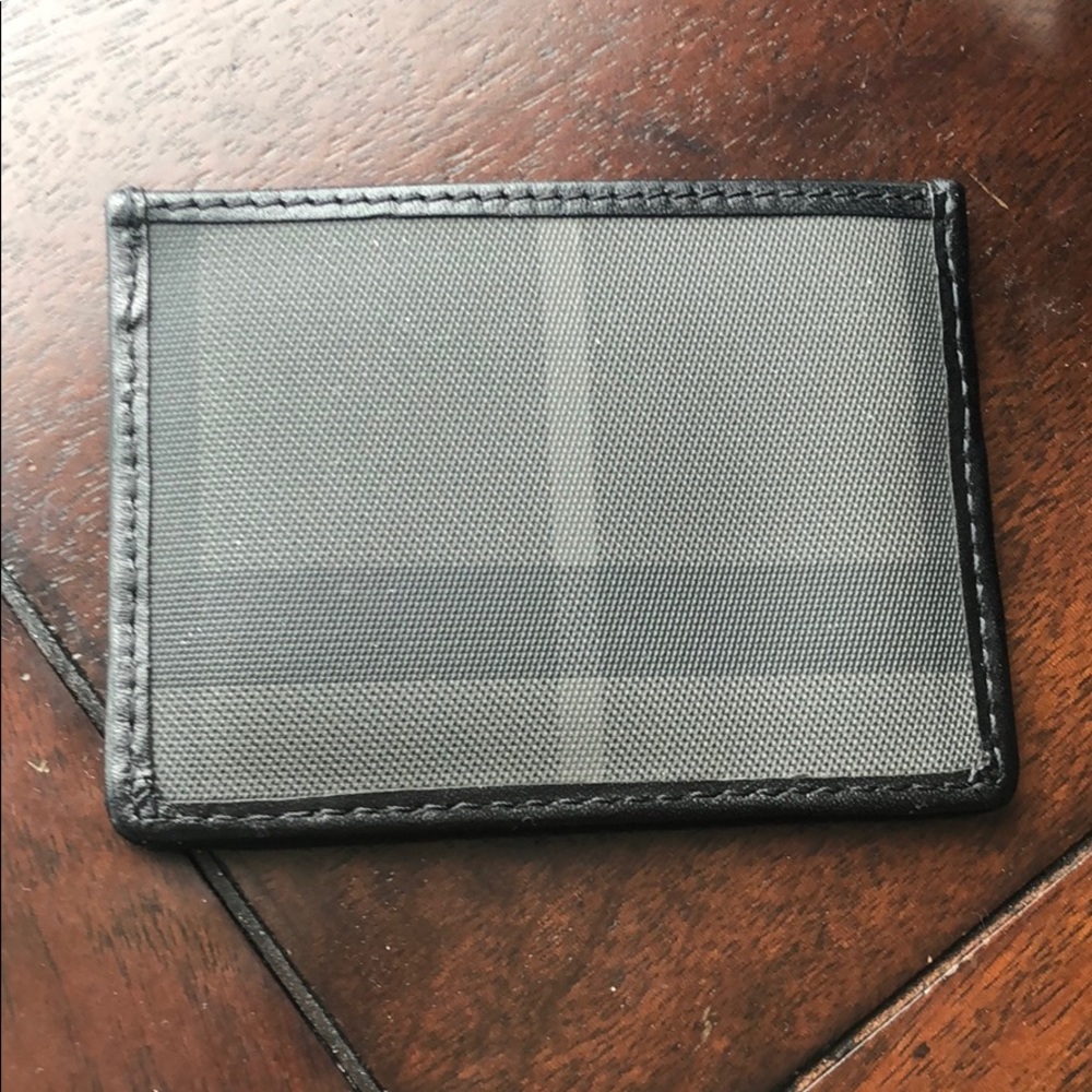 - Barely used Burberry card wallet - Picture 2 of 3